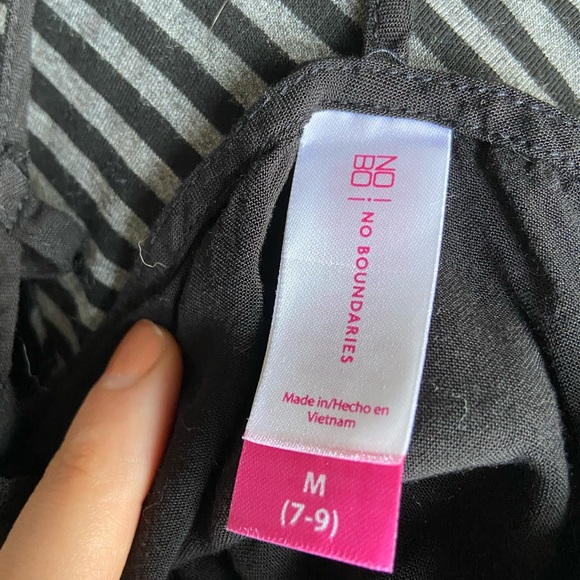 NO BOUNDARIES CUT BACK/CHEST Tank Top - Picture 4 of 4